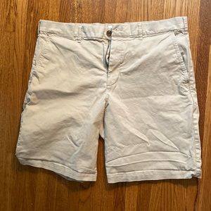 Gap Men’s 10” Vintage Khaki Shorts